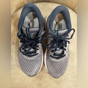 Women’s Brooks Addiction GTS Size 7.5 Grey/Blue